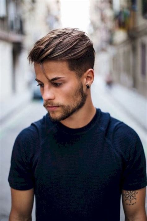 18 Meilleures idées de cheveux longs dégradés pour hommes à。